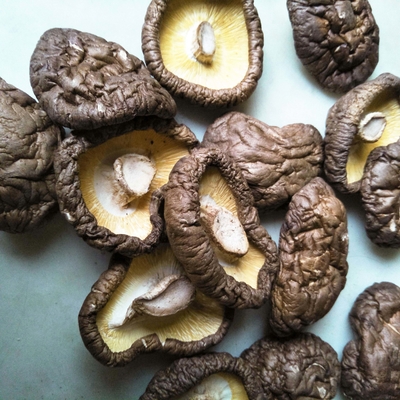 Premium gedroogde Shiitake paddestoelen Gezond Voedzaam Heerlijk