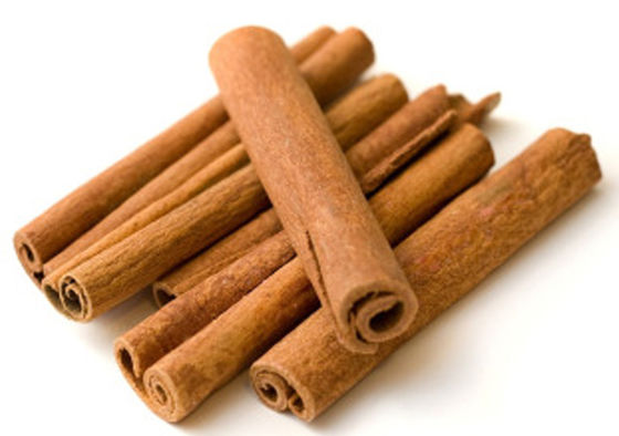 True Spice Premium gedroogde zwarte pittige kaneelstokjes