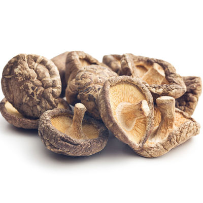 Gedroogde paddenstoelen Shiitake paddenstoel voor koken en gezondheid