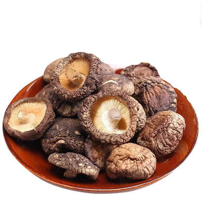 Premium plat gedroogde shiitake paddestoelen rijk aan eiwitten